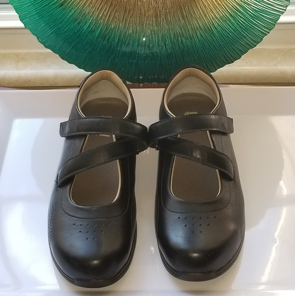 Drew Orchid Mary Jane Shoes